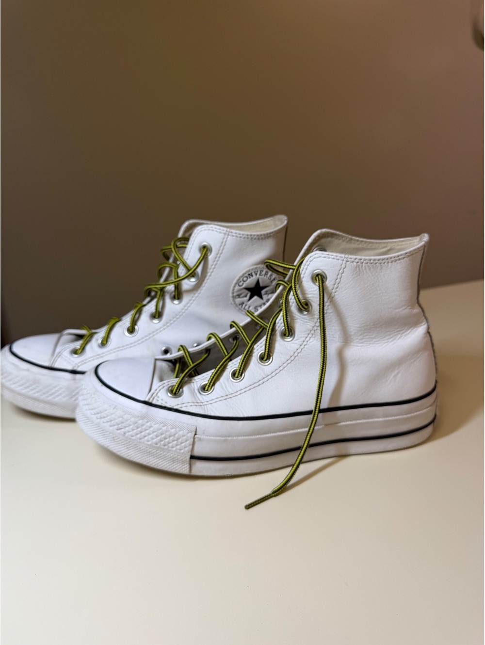 Converse Chuck Taylor All Star White Leather High Top Sneakers Size 8